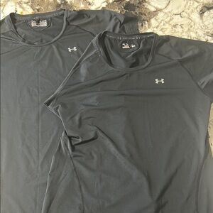 Under Armour Women’s Black Short Sleeve Performance Tee x 2 size medium